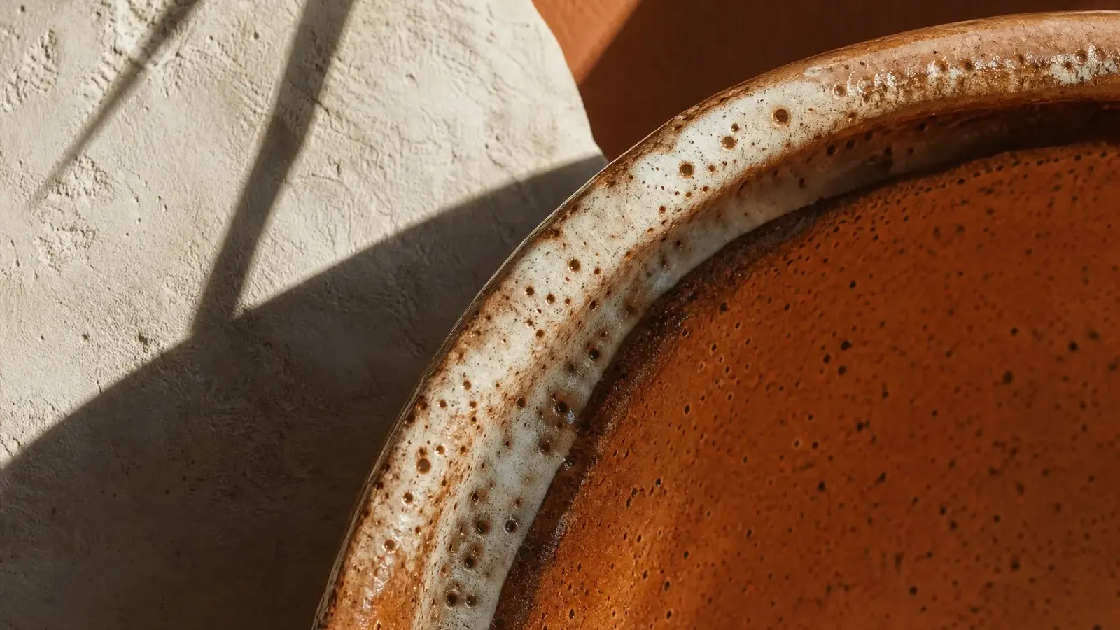 Speckled terracotta stoneware glaze